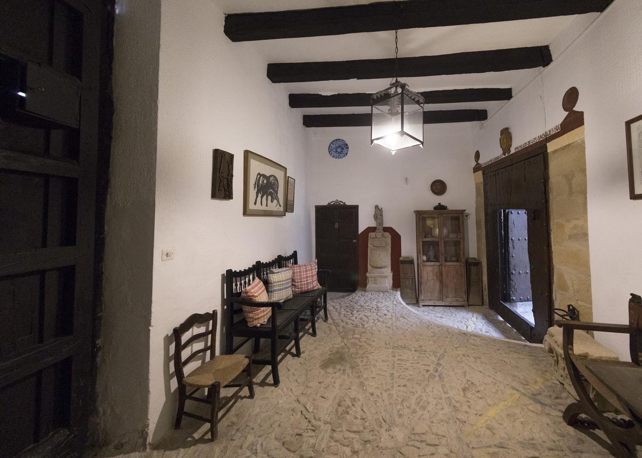 Palacete Sol De Mayo Убеда Экстерьер фото